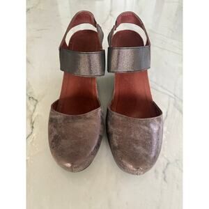 Pierre Dumas  Mary Jane Wedges in metallic copper leather Size W 11